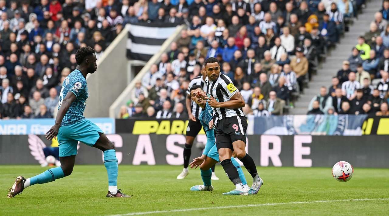 Shtatë gola të shënuar, Newcastle turpëron Tottenham-in