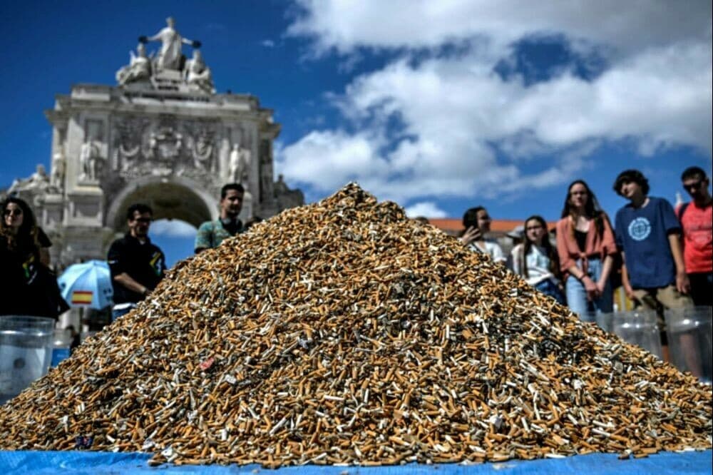 Aktivistët mjedisorë mbledhin 650 mijë bishta cigaresh në Lisbonë