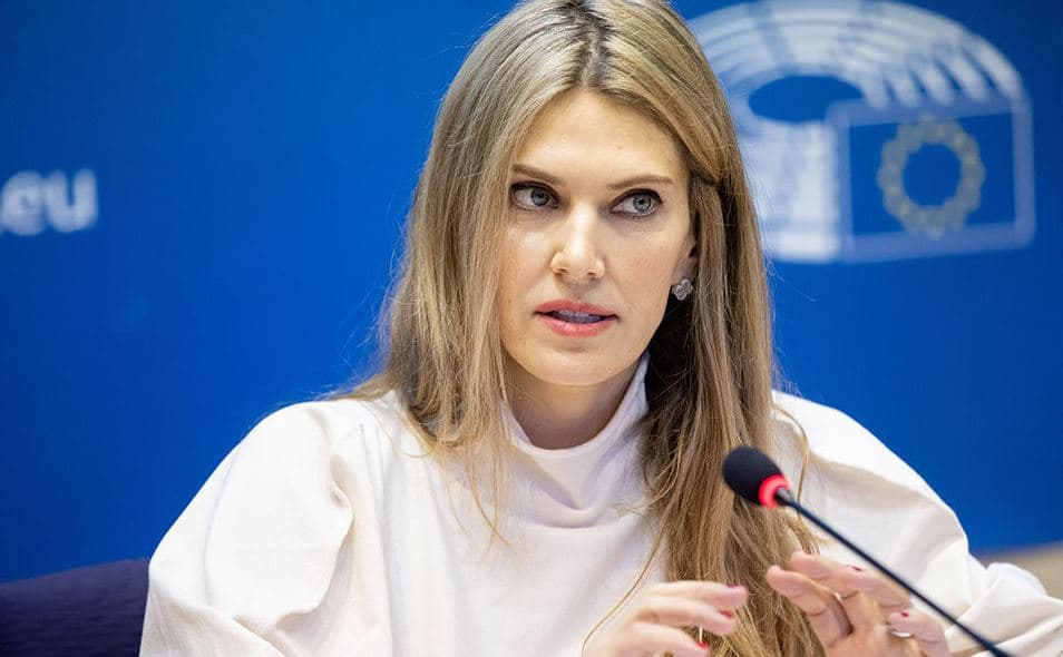 Eurodeputetja Eva Kaili po hetohet edhe për mashtrim