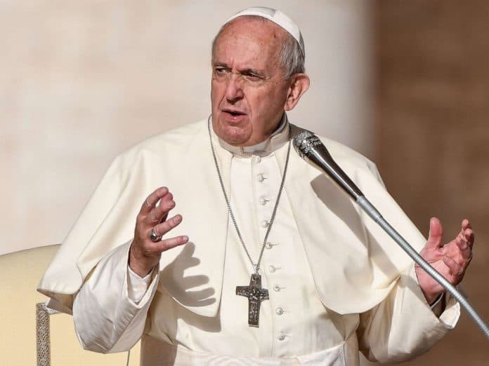 Papa Françesku vizitë tre-ditore në Hungari, lufta në Ukrainë dhe migrimi në krye të agjendës