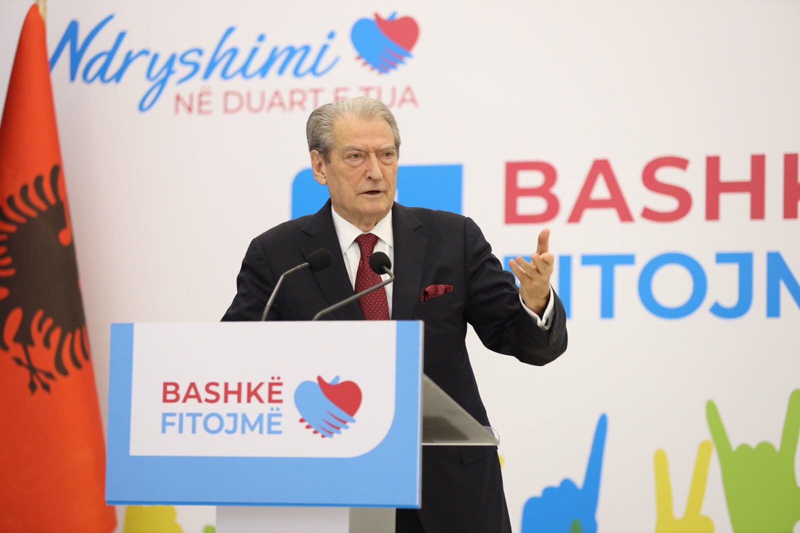 Posteri i Këlliçit/ Berisha: Aq më duket pak. Dënoj ndërhyrjen e parave të Soros në fushatë