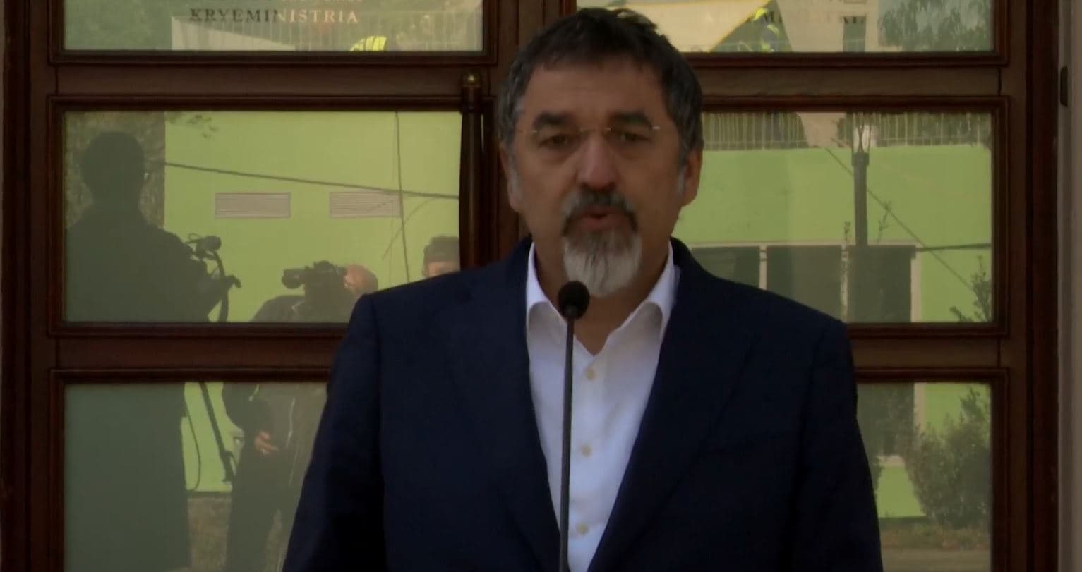 Çuçi: Shtyhet vlefshmëria e dokumenteve të identitetit të skaduara, mund të votohet në 14 maj