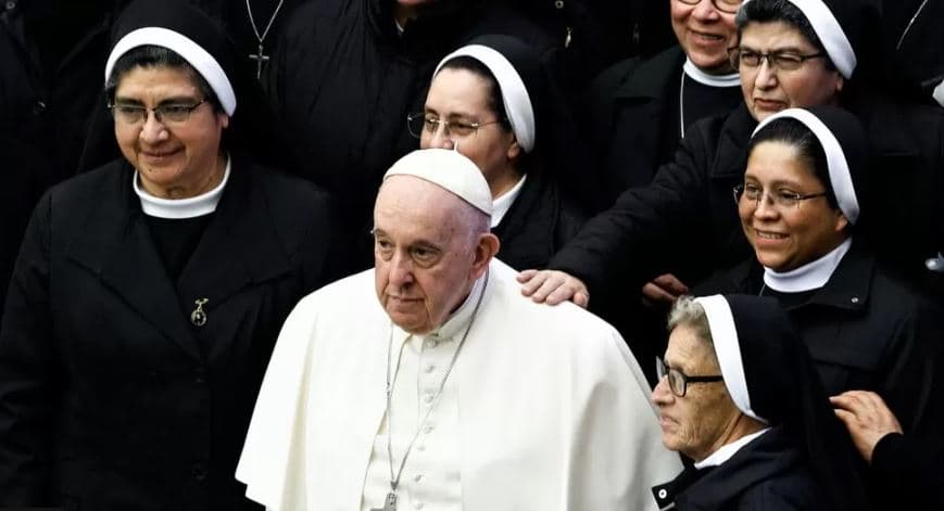 Papa Françesku u jep grave të drejtën historike për të votuar në sinod