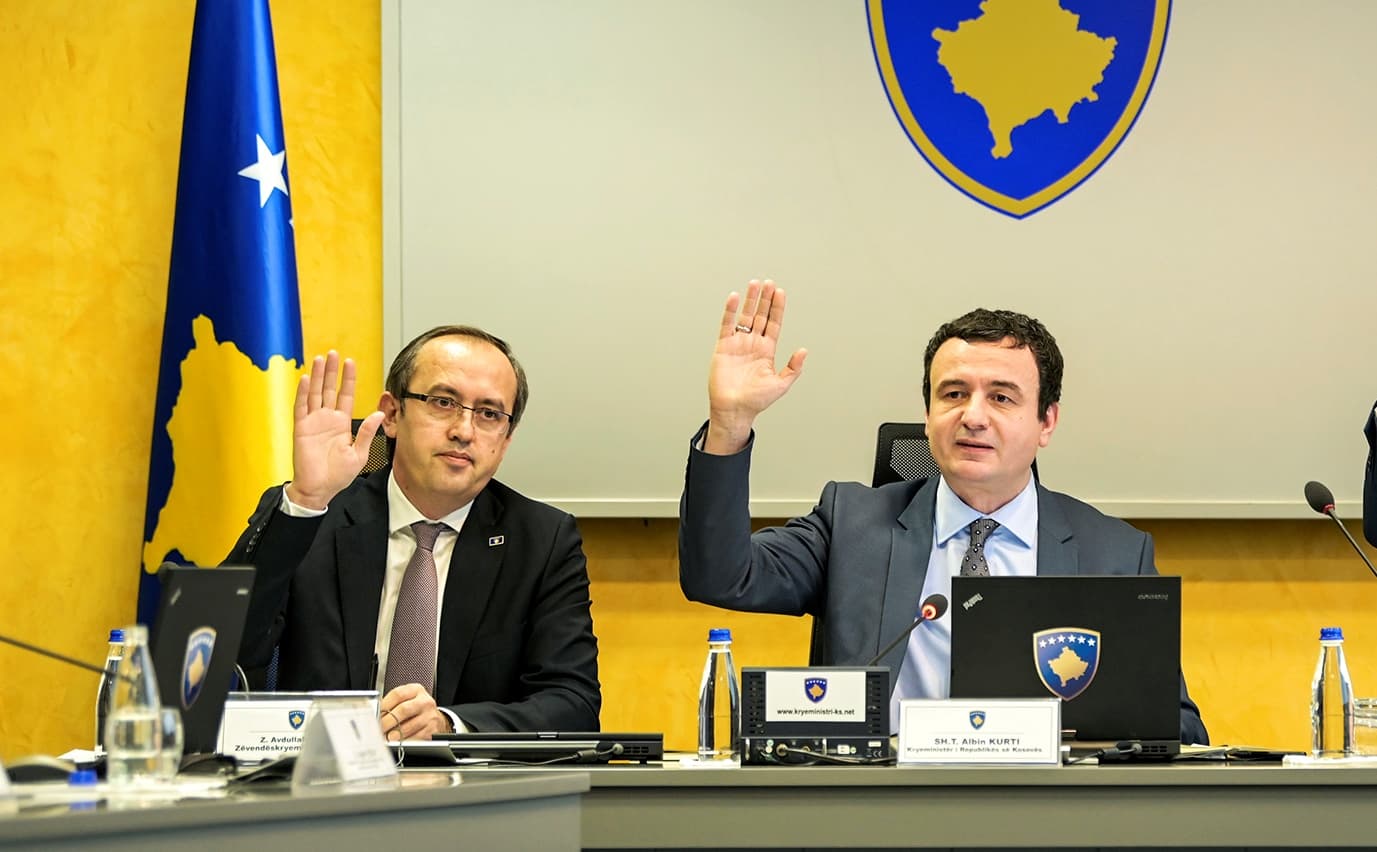Takimi i Brukselit/ Hoti: Kurti shkel mbi çdo gjë për ta ruajtur pushtetin