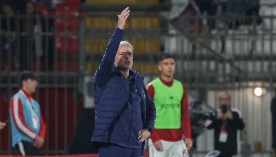 Akuzat ndaj arbitrit, Mourinho rrezikon pezullimin