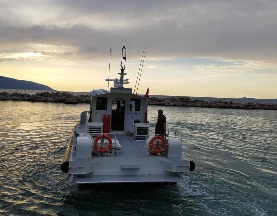 Të bllokuar në terren të thepisur në Gjirin e Gramës, shpëtohen dy turistë gjermanë