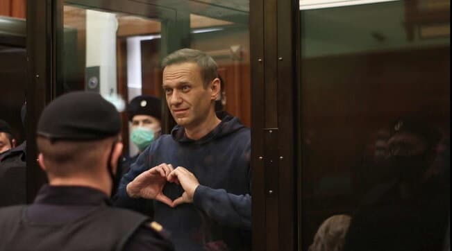 Navalny: Në burg më torturojnë me fjalimet e Putinit me volum të lartë