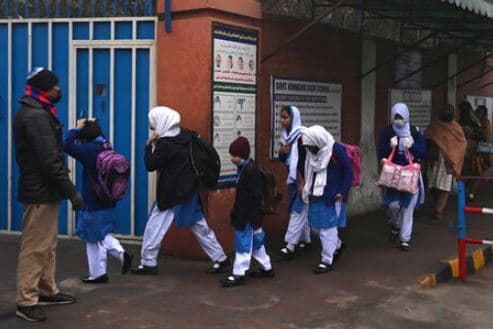 Të shtëna në dy shkolla në Pakistan, 8 mësues humbin jetën
