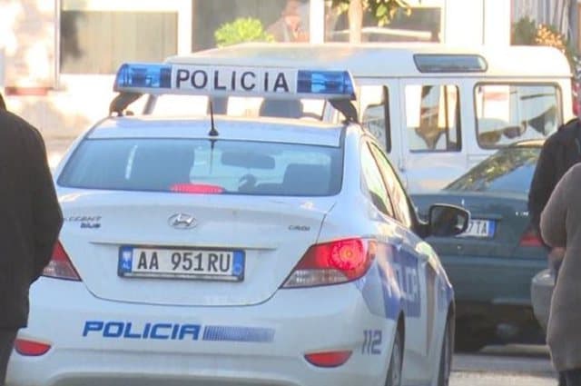 Kreu veprime të turpshme ndaj të miturës, në pranga 59-vjeçari