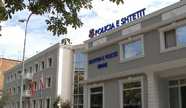 Nëna denoncon zhdukjen e djalit 20 vjeç në Tiranë