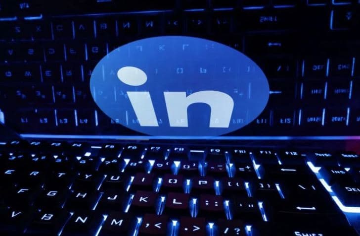LinkedIn shkurton mbi 700 vende pune