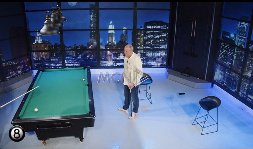 Bilardo në MCN/ Mustafa Nano: Për paqen sociale duhet të bëjmë sikur jemi besimtarë