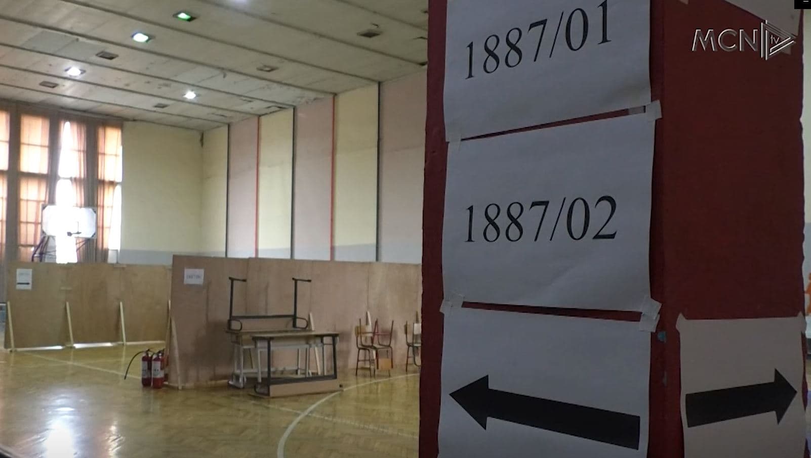 Shqipëria në heshtje zgjedhore/ Gati qendrat e votimit, qytetarët shohin listat (VIDEO)
