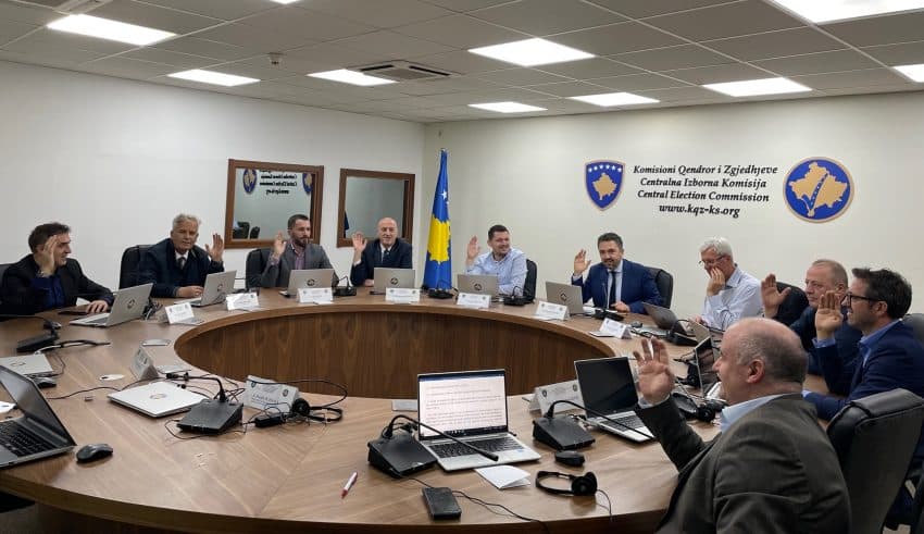 KQZ e Kosovës vëzhgon zgjedhjet në Shqipëri, fokusi në votimin e pjesshëm elektronik dhe numërimi i votave