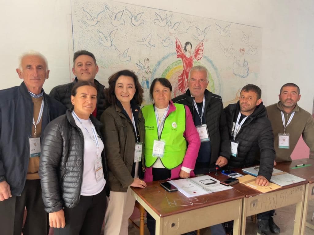 Ambasada e SHBA: Vëzhguesit tanë në terren, nxisim shqiptarët të votojnë