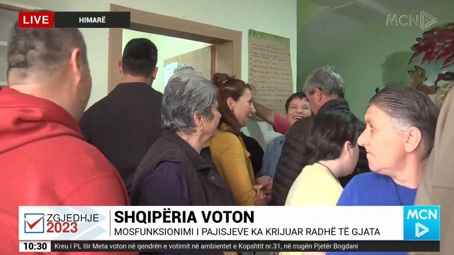 Radhë për të votuar në Himarë, 7 autobusë me emigrantë të ardhur nga Greqia
