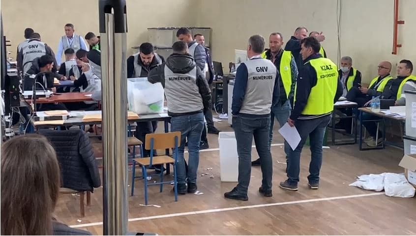 KQZ urdhër KZAZ-ve: Procesi i numërimit të votave për këshillat bashkiakë të përfundojnë brenda orës 16:00