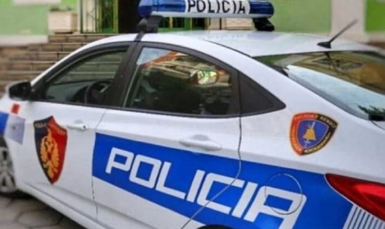 Tiranë, hidhet nga kati i pestë i pallatit një person