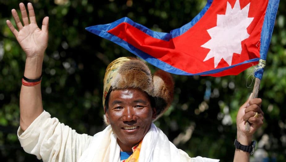 Kami Rita thyen rekordin e tij, ngjitet në Everest për herë të 27-të