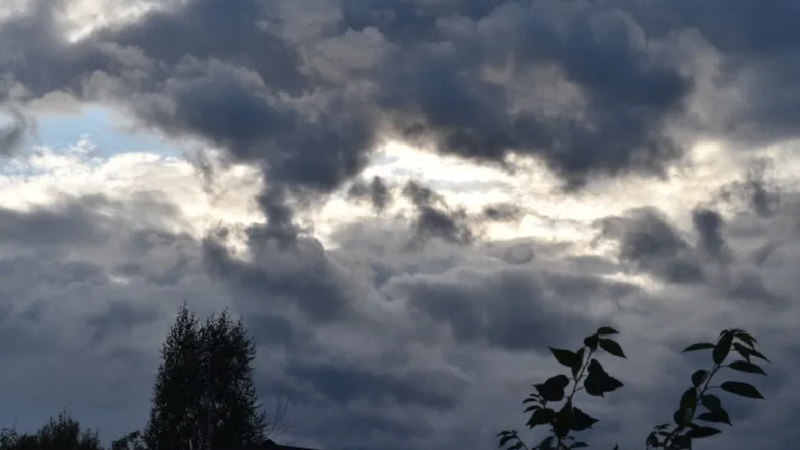  Moti sot, vranësira dhe shira të dobëta 