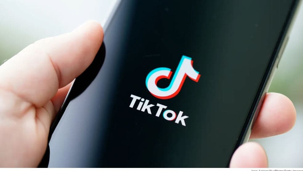 Kjo kompani do t'ju paguajë 100 dollarë në orë për të parë 10 orë TikTok