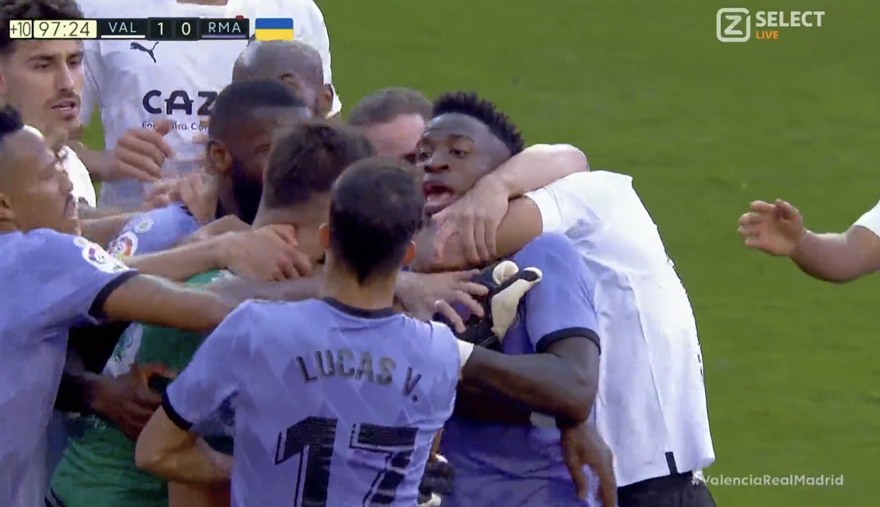 VIDEO/ Kaos në fund të takimit, Valencia triumfon ndaj Real Madrid