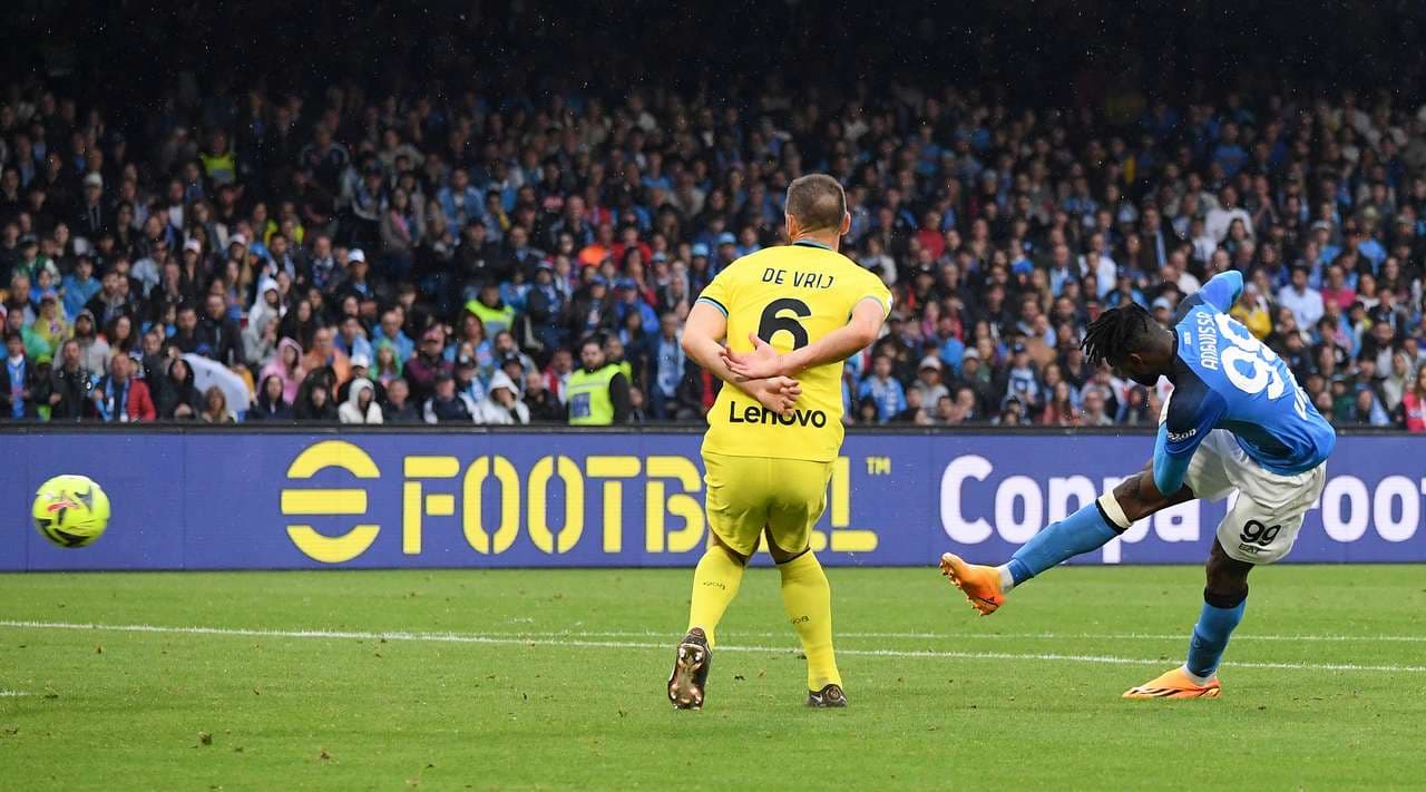 “Thyhet” Interi, Napoli triumfon ndaj zikaltërve