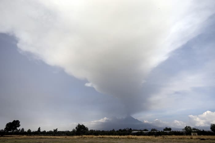 Meksikë, rritet niveli i alarmit për vullkanin Popocatepetl
