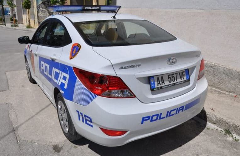 Dhunë ndaj bashkëshortes dhe thyerje të masës së sigurisë, arrestohen dy persona në Shkodër