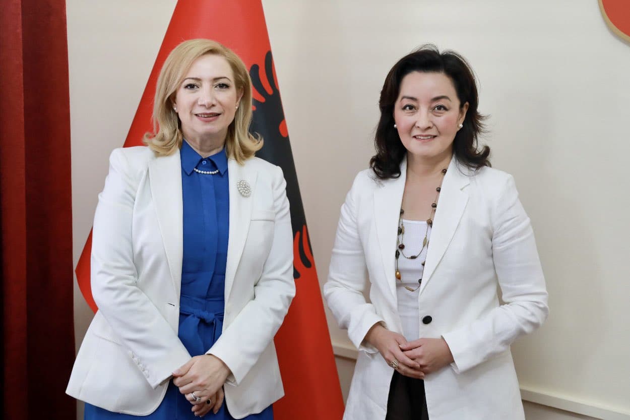 Kim takon kryetaren e Gjykatës Kushtetuese: SHBA do mbështesë fuqishëm reformën në drejtësi