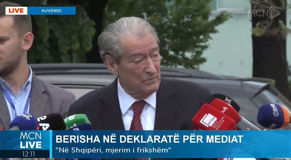 Berisha: Procesi duhej të fillonte me vendosjen e minimumit jetik, Rama dyfishoi pagat e zyrtarëve të lartë