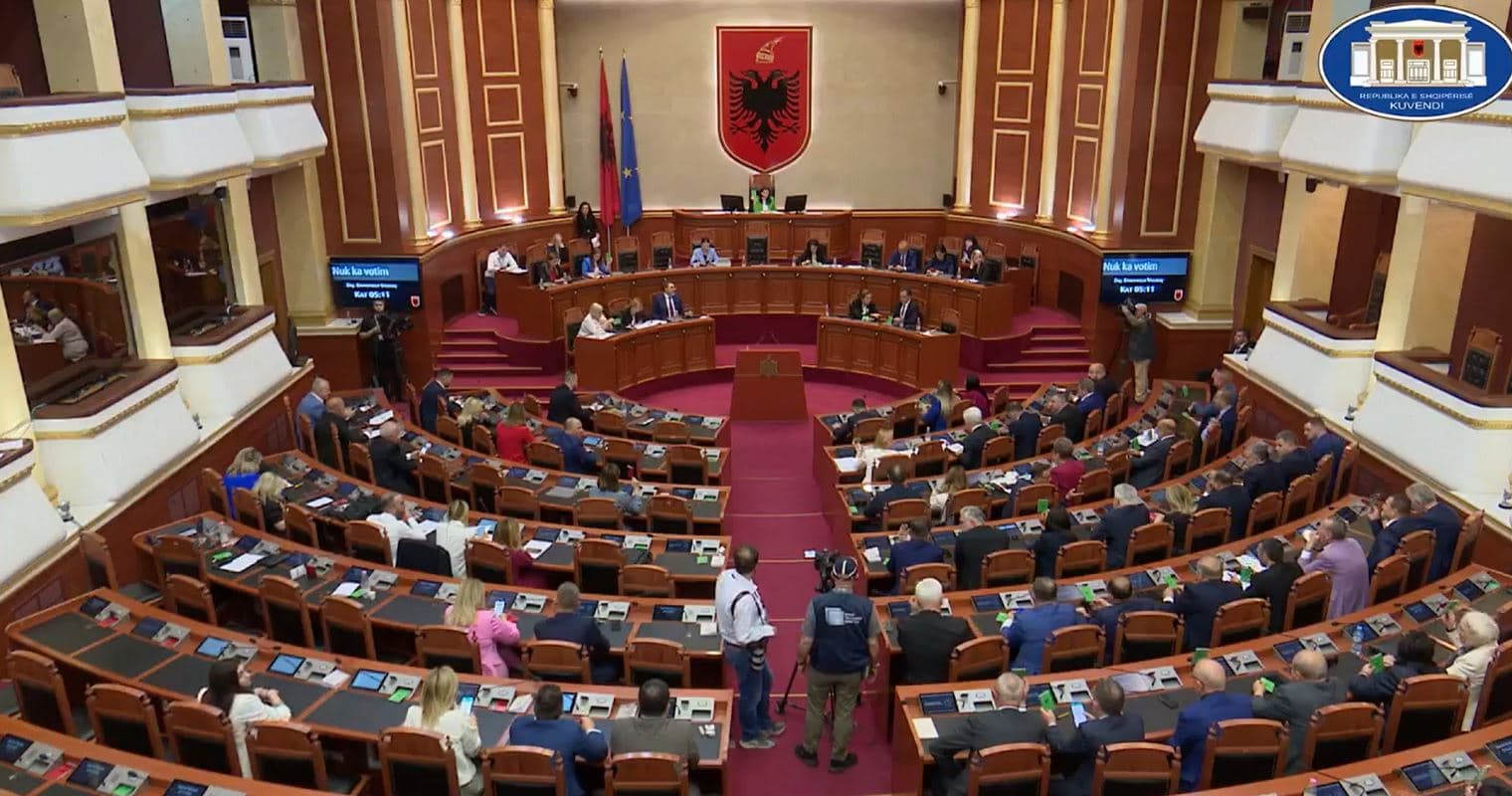 Kuvendi miraton rritjen e pagave për deputetët e ministrat