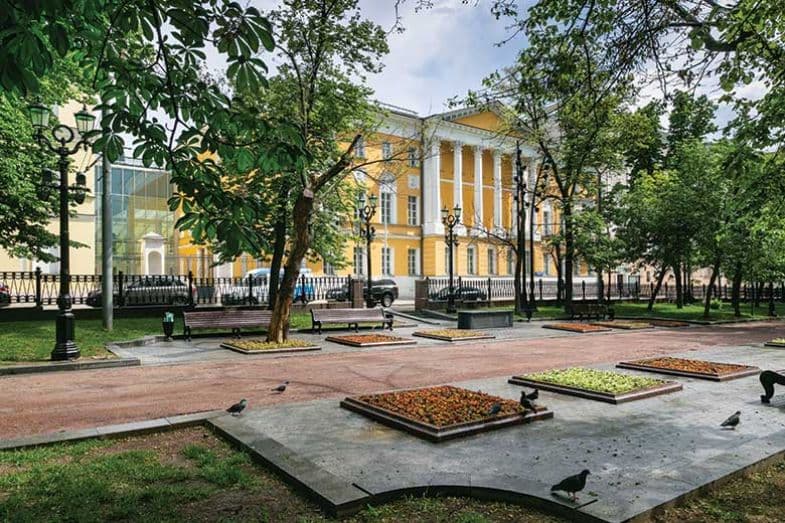 Universiteti më i mirë rus ofron arsim falas për veteranët e luftës