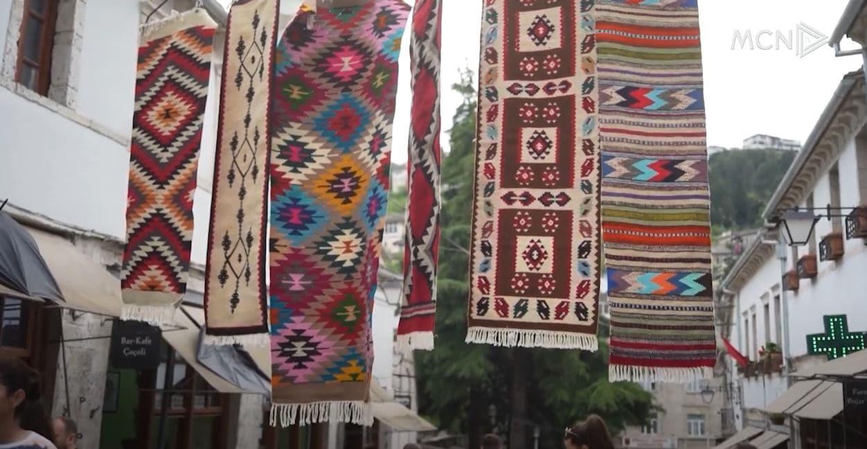 “Qilim fest” në Gjirokastër/ Haloçi: Aktiviteti bën bashkë artizane nga disa qytete (VIDEO)