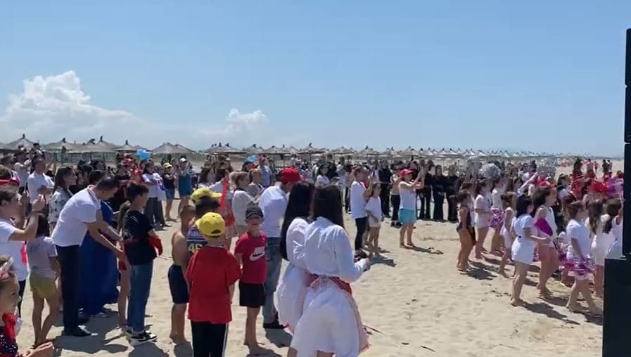 Çelet sezoni turistik në Darëzezë dhe Seman