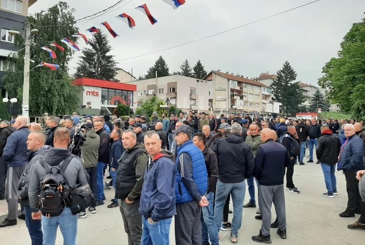 Pas 8 orë protestë shpërndahen protestuesit në Zubin-Potok
