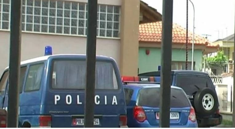 Aksidenti në aksin “Korçë-Bilisht” me 1 të vdekur dhe 7 të plagosur, arrestohet shoferi 21-vjeçar