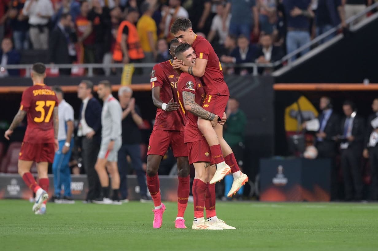 Finalja e Europa League, Roma e mbyll pjesën e parë në avantazh