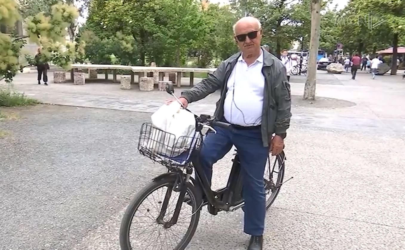Biçikleta, mjeti me kosto minimale. Më të prirur për të pedaluar, të moshuarit (VIDEO)