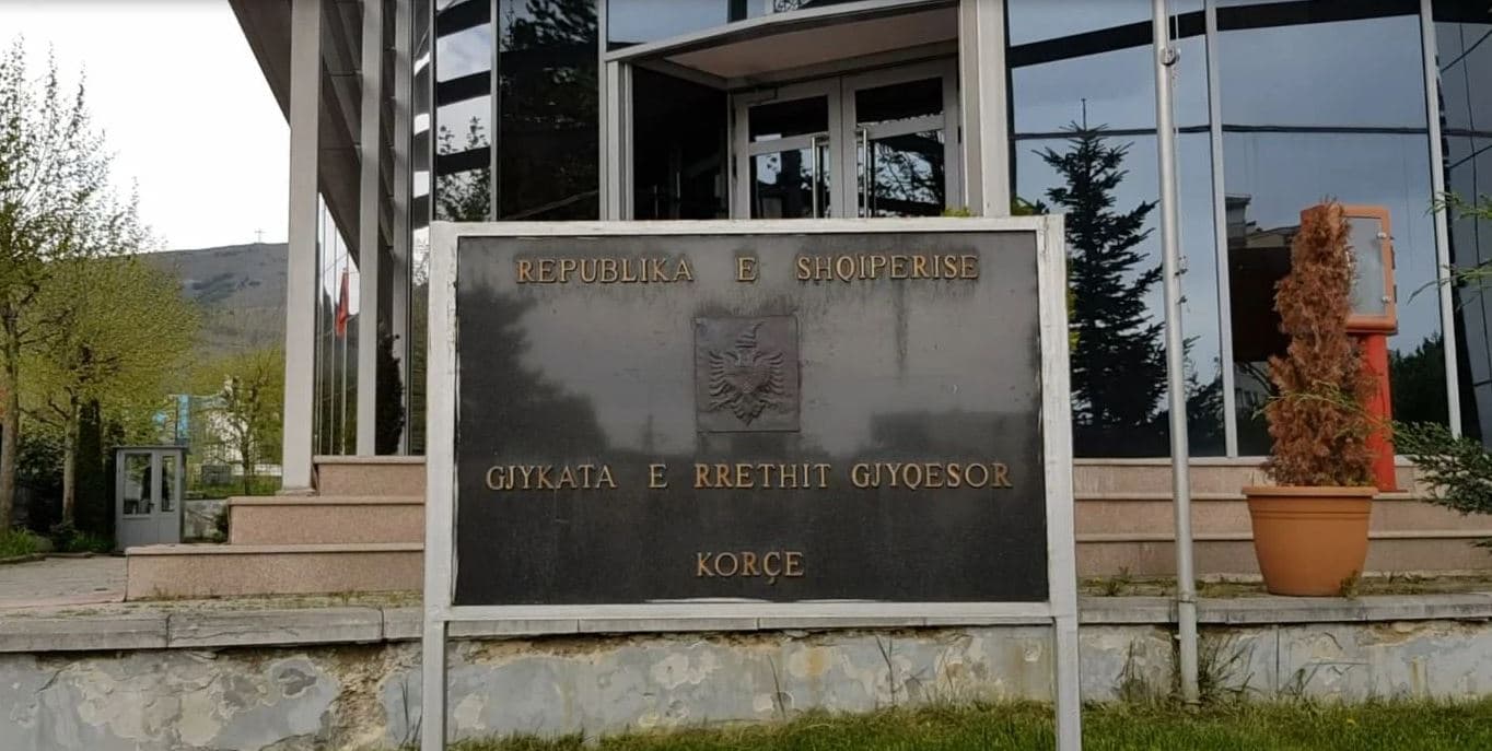 Përvetësoi 3 milionë euro përmes mashtrimit, gjykata lë në burg 46-vjeçaren