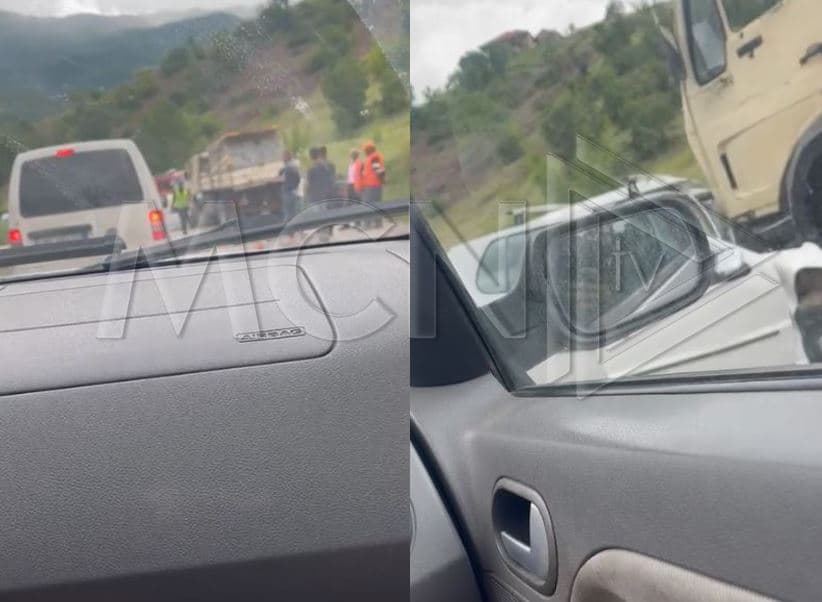 Kamioni përplaset me makinën në Elbasan, raportohet për të plagosur