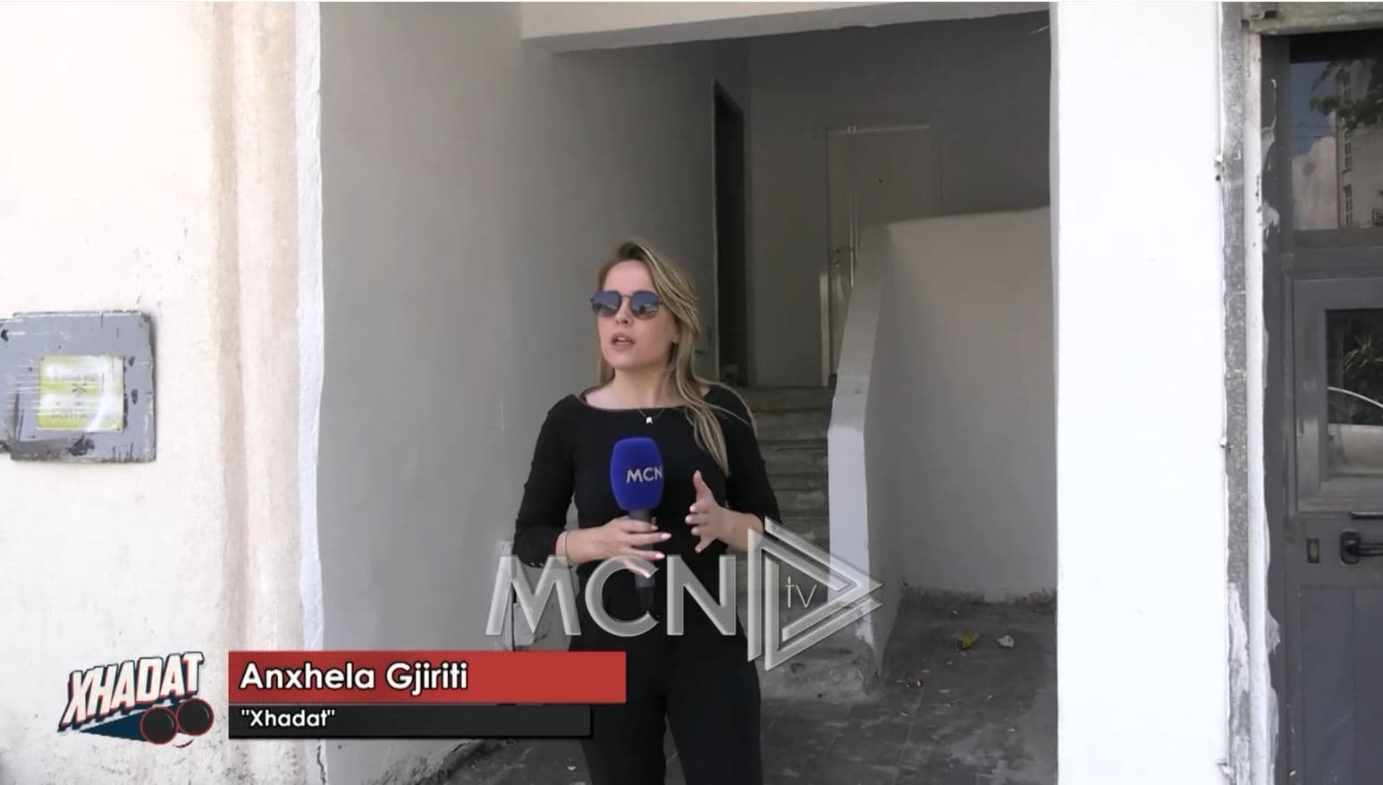 Bashkia Kavajë sistemon fëmijët e të ndjerit, por lë pa emër varrin e tij