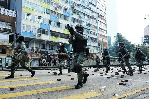 Autoritetet e Hong Kongut dërgojnë një këngë në gjyq 
