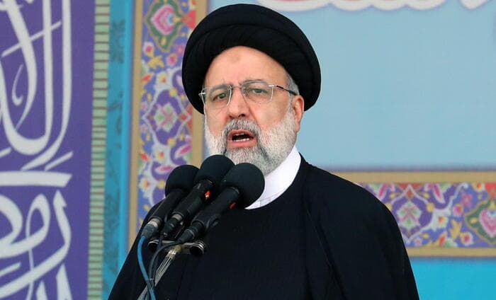 Irani prezanton raketën hipersonike