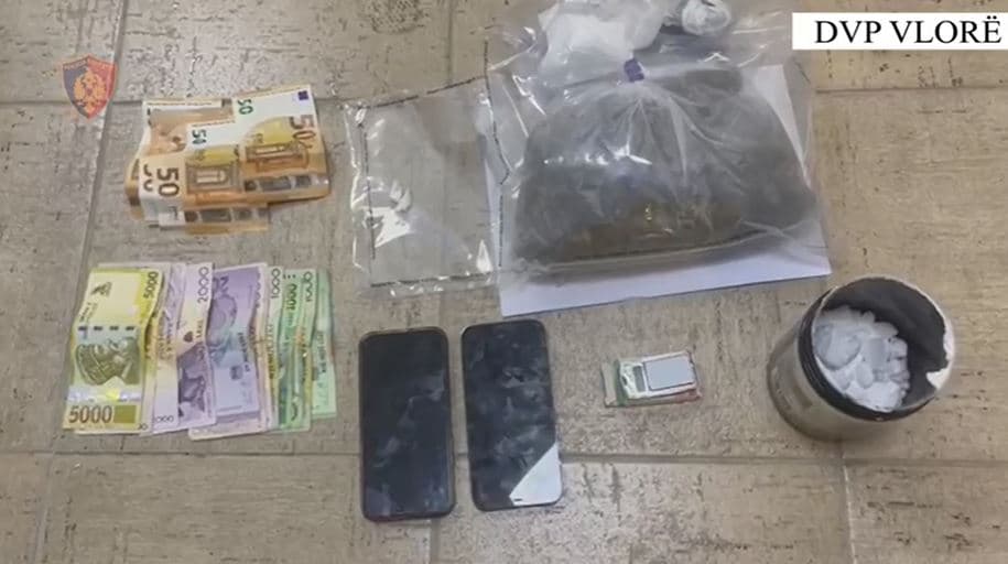 Shpërndanin kokainë dhe kanabis në aktivitetin festiv në Dhërmi, 3 të arrestuar