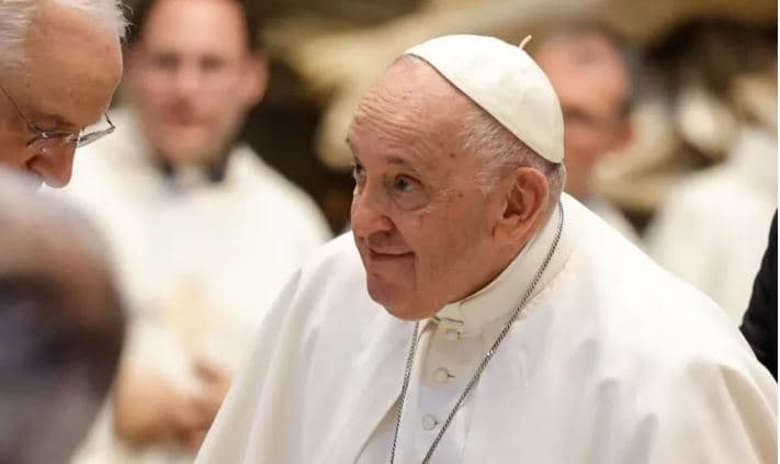 Papa Françesku në spital, do t’i nënshtrohet një operacioni