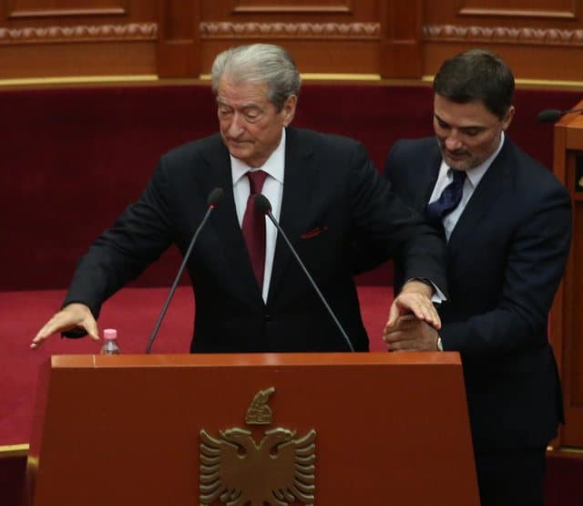 Alibeaj: I zhytur në mjerim dhe mungesë shprese, Berisha i palodhur për të përçarë PD