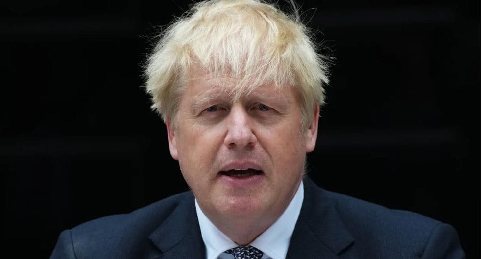 Boris Johnson jep dorëheqjen si deputet