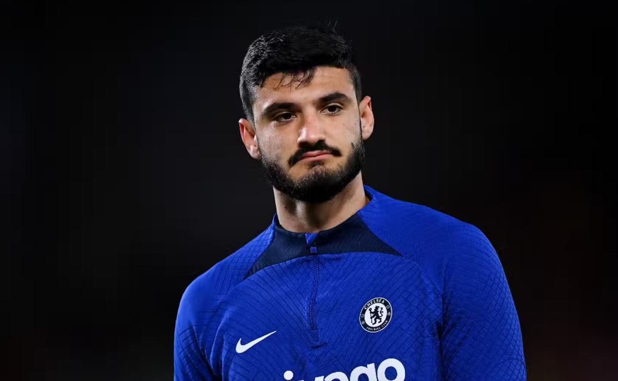 West Ham do shërbimet e Armando Brojës