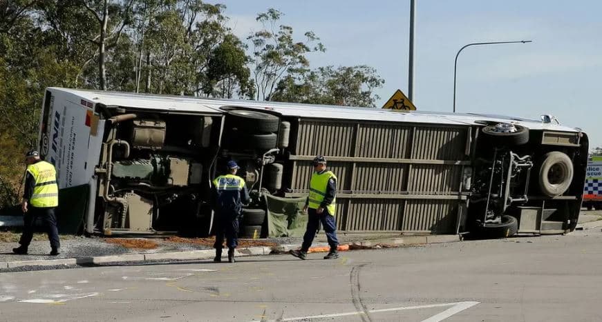 Aksidentohet autobusi me dasmorë, 10 të vdekur dhe 25 të plagosur në Australi